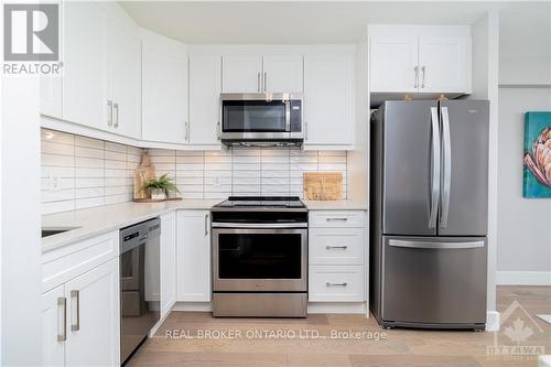 1604 - 1285 Cahill Drive, Ottawa, ON - Indoor Photo Showing Kitchen With Stainless Steel Kitchen With Upgraded Kitchen