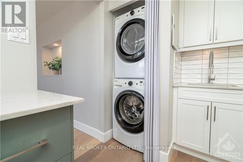 1604 - 1285 Cahill Drive, Ottawa, ON - Indoor Photo Showing Laundry Room