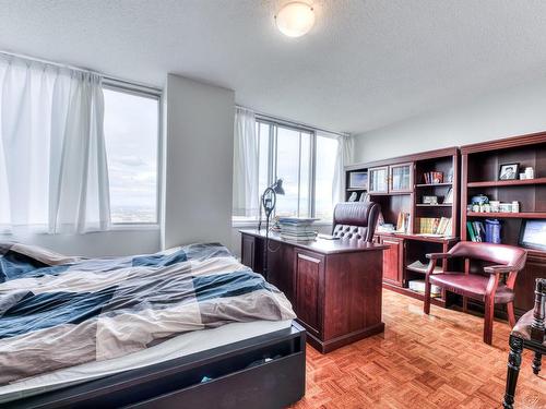 Chambre Ã  coucher principale - 1812-4850 Ch. De La Côte-Des-Neiges, Montréal (Côte-Des-Neiges/Notre-Dame-De-Grâce), QC - Indoor Photo Showing Bedroom