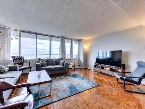 Salon - 1812-4850 Ch. De La Côte-Des-Neiges, Montréal (Côte-Des-Neiges/Notre-Dame-De-Grâce), QC - Indoor Photo Showing Living Room