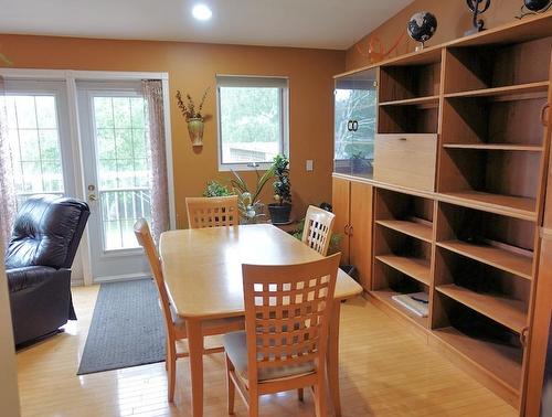 227 Skyline Avenue, Thunder Bay, ON - Indoor Photo Showing Dining Room