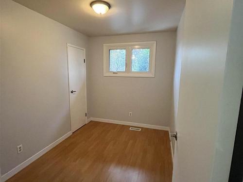 326 University Drive, Thunder Bay, ON - Indoor Photo Showing Other Room