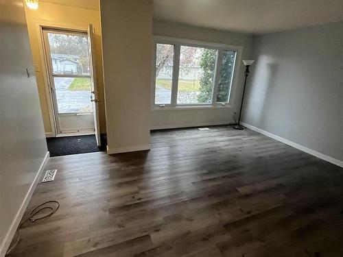 326 University Drive, Thunder Bay, ON - Indoor Photo Showing Other Room