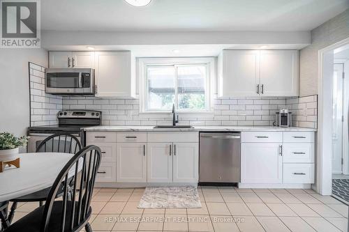 329 Margaret Avenue, Hamilton, ON - Indoor Photo Showing Kitchen With Upgraded Kitchen