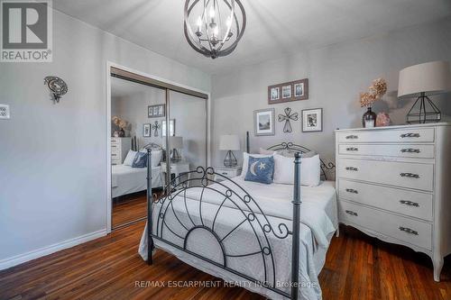 329 Margaret Avenue, Hamilton, ON - Indoor Photo Showing Bedroom