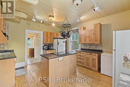 1020 Bala Falls Road, Muskoka Lakes, ON - Indoor Photo Showing Kitchen