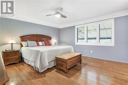 Very spacious mainfloor primary bedroom - 