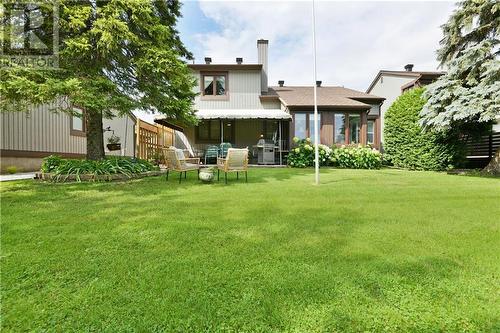 Lots of green space for those with a green thumb - 8 Spyglass Ridge, Stittsville, ON - Outdoor With Deck Patio Veranda