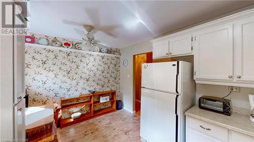 63 Greyview Drive, Markdale, ON - Indoor Photo Showing Kitchen