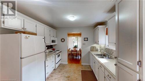 63 Greyview Drive, Markdale, ON - Indoor Photo Showing Kitchen With Double Sink