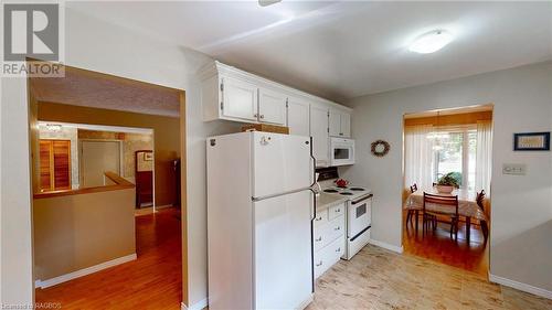 63 Greyview Drive, Markdale, ON - Indoor Photo Showing Kitchen