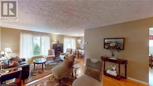 63 Greyview Drive, Markdale, ON - Indoor Photo Showing Living Room