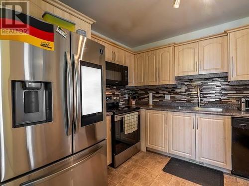 Smart fridge included - 93 Mckenzie Street, Cornwall, ON - Indoor Photo Showing Kitchen