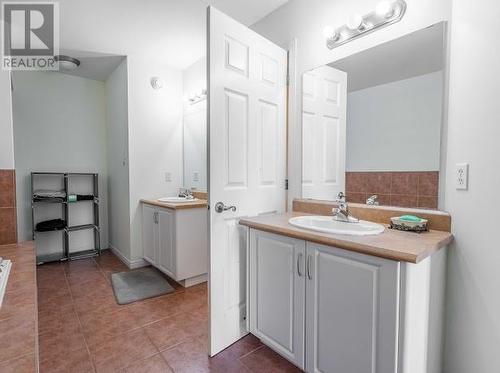 Ensuite bathroom. - 93 Mckenzie Street, Cornwall, ON - Indoor Photo Showing Bathroom