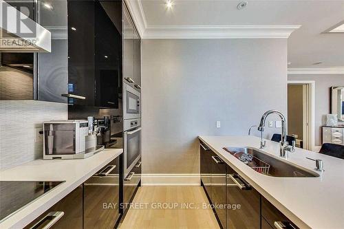 3703 - 311 Bay Street, Toronto, ON - Indoor Photo Showing Kitchen With Upgraded Kitchen