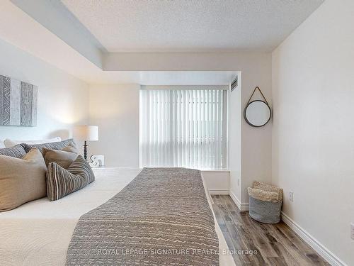 207-29 Pemberton Ave, Toronto, ON - Indoor Photo Showing Bedroom