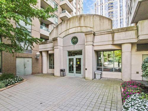 207-29 Pemberton Ave, Toronto, ON - Outdoor