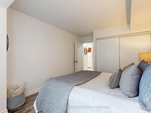 207-29 Pemberton Ave, Toronto, ON - Indoor Photo Showing Bedroom