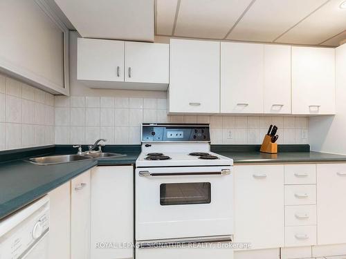 40 Hart Ave, Toronto, ON - Indoor Photo Showing Kitchen With Double Sink