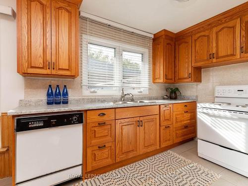 40 Hart Ave, Toronto, ON - Indoor Photo Showing Kitchen