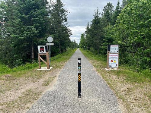 Rue - Ch. Des Cascades, La Macaza, QC 