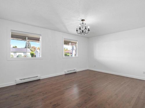 Master bedroom - 297 Av. Des Conseillers, Saint-Jean-Sur-Richelieu, QC - Indoor Photo Showing Other Room