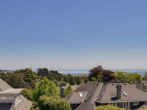 520 Island Rd, Oak Bay, BC 