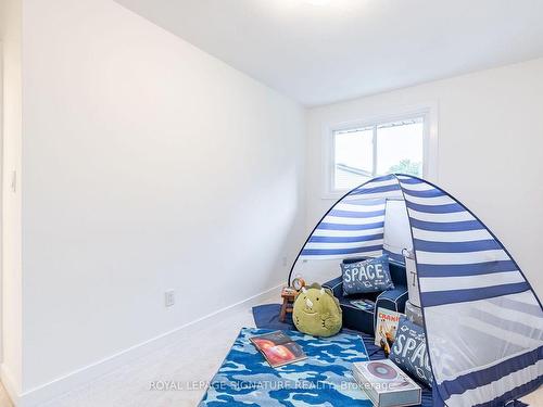 26 Woodman Dr N, Hamilton, ON - Indoor Photo Showing Bedroom