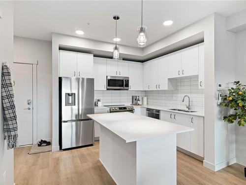 310-164 Alberni Hwy, Parksville, BC - Indoor Photo Showing Kitchen With Double Sink With Upgraded Kitchen