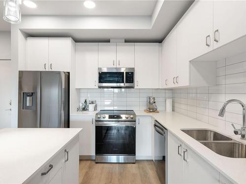 310-164 Alberni Hwy, Parksville, BC - Indoor Photo Showing Kitchen With Double Sink With Upgraded Kitchen