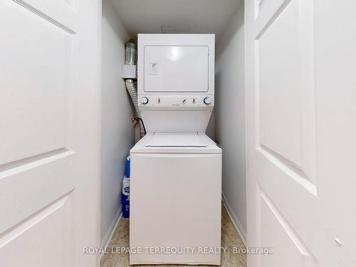 2027-3031 Finch Ave W, Toronto, ON - Indoor Photo Showing Laundry Room