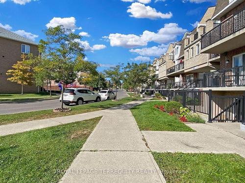 2027-3031 Finch Ave W, Toronto, ON - Outdoor With Balcony