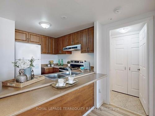 2027-3031 Finch Ave W, Toronto, ON - Indoor Photo Showing Kitchen With Double Sink