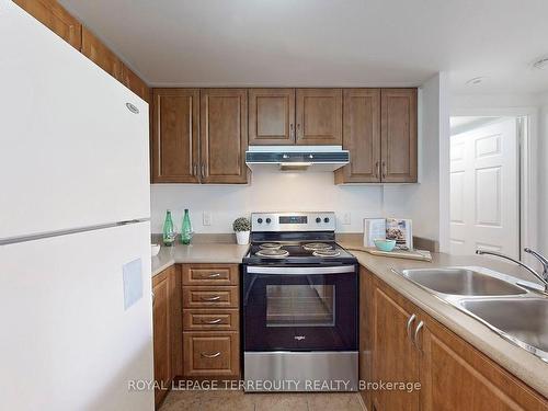 2027-3031 Finch Ave W, Toronto, ON - Indoor Photo Showing Kitchen With Double Sink