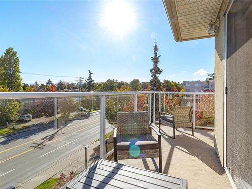 401-1536 Hillside Ave, Victoria, BC - Outdoor With Exterior