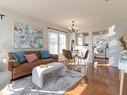 401-1536 Hillside Ave, Victoria, BC  - Indoor Photo Showing Living Room 