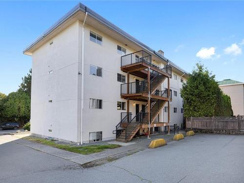 5-1630 Crescent View Dr, Nanaimo, BC - Outdoor With Balcony