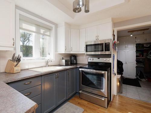 Cuisine - 142 Av. Willowbank, Pointe-Claire, QC - Indoor Photo Showing Kitchen