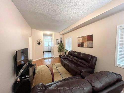 72 Kilrea Way, Brampton, ON - Indoor Photo Showing Living Room