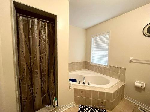 72 Kilrea Way, Brampton, ON - Indoor Photo Showing Bathroom