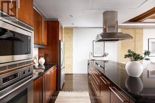 602 - 781 King Street W, Toronto, ON - Indoor Photo Showing Kitchen