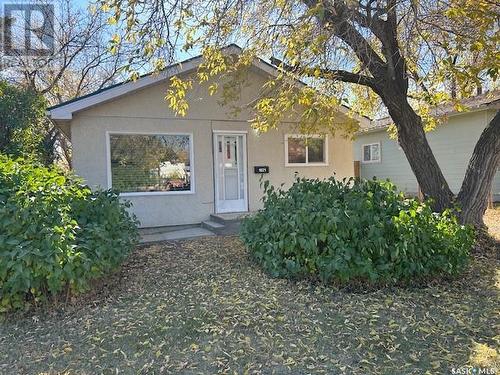 1021 Ominica Street E, Moose Jaw, SK - Outdoor