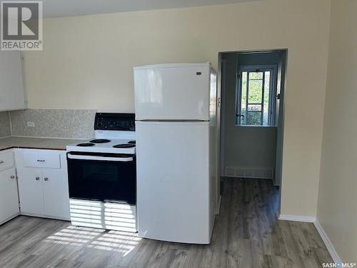 1021 Ominica Street E, Moose Jaw, SK - Indoor Photo Showing Kitchen