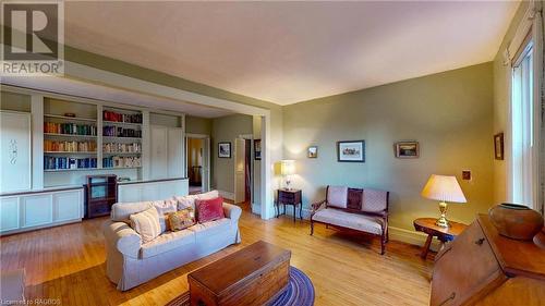 27-29 Main Street E, Markdale, ON - Indoor Photo Showing Living Room