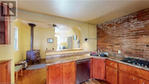 27-29 Main Street E, Markdale, ON - Indoor Photo Showing Kitchen