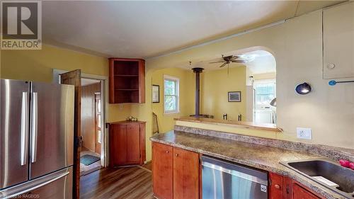 27-29 Main Street E, Markdale, ON - Indoor Photo Showing Kitchen