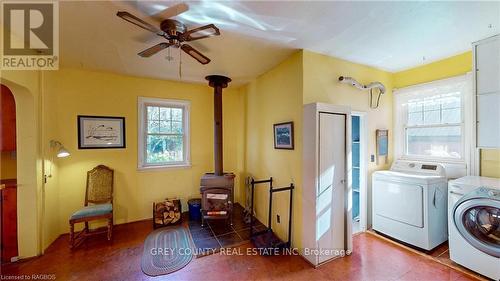 27-29 Main Street E, Grey Highlands (Markdale), ON - Indoor Photo Showing Laundry Room