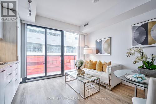 1106 - 215 Queen Street W, Toronto, ON - Indoor Photo Showing Living Room