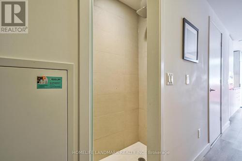 1106 - 215 Queen Street W, Toronto, ON - Indoor Photo Showing Bathroom