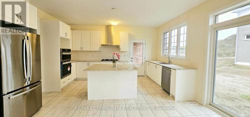 99 Golden Meadows Drive, Otonabee-South Monaghan, ON - Indoor Photo Showing Kitchen